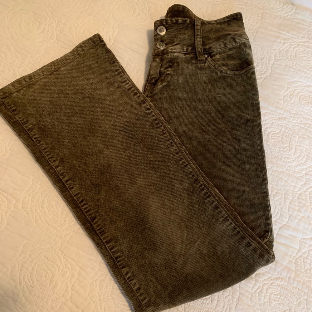 Trending! Green corduroy size 2